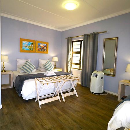 Tiende Laan Bed & Breakfast And Self-Catering Уолфиш-Бей Экстерьер фото