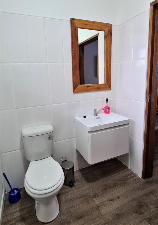 Tiende Laan Bed & Breakfast And Self-Catering Уолфиш-Бей Экстерьер фото