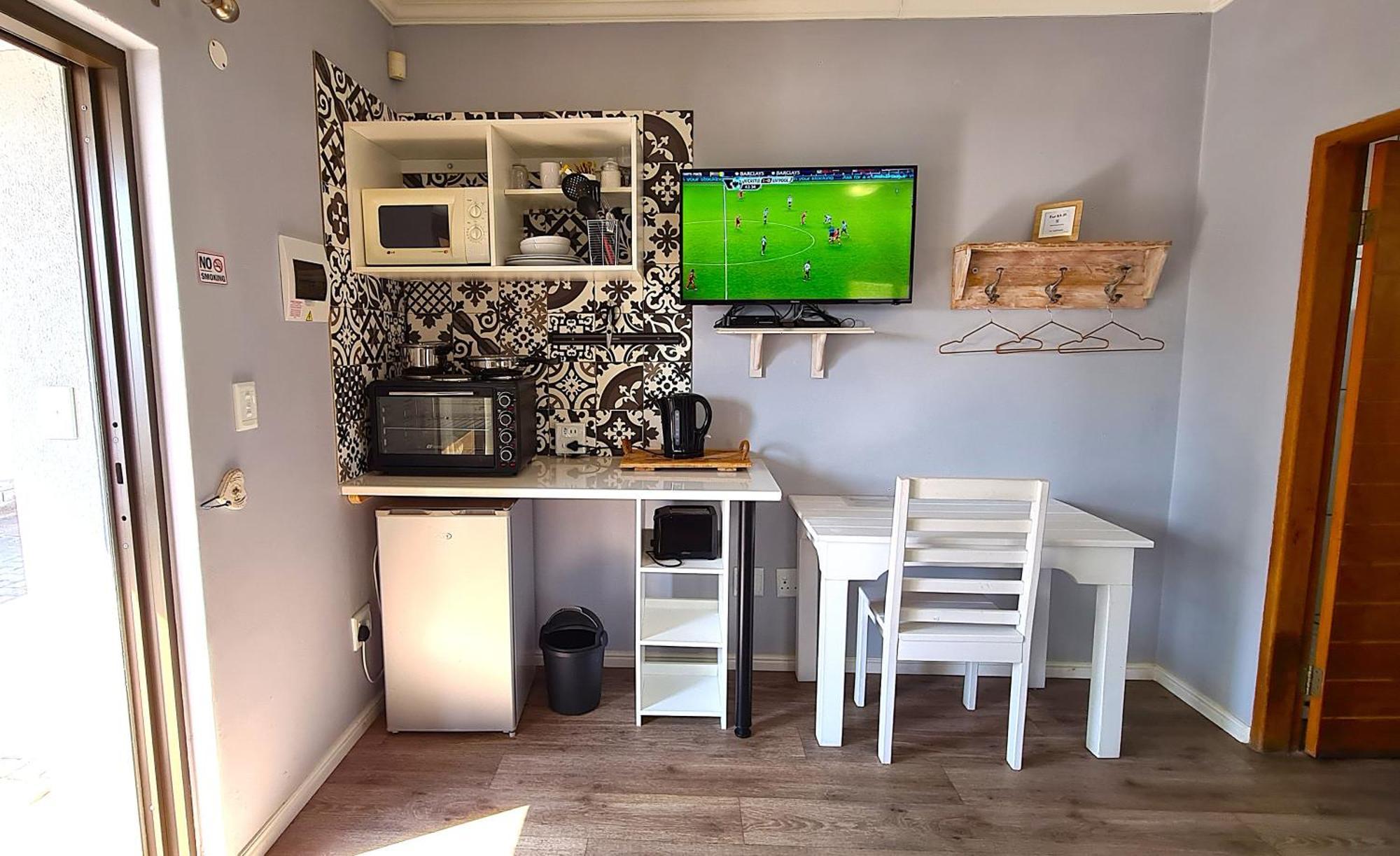 Tiende Laan Bed & Breakfast And Self-Catering Уолфиш-Бей Экстерьер фото