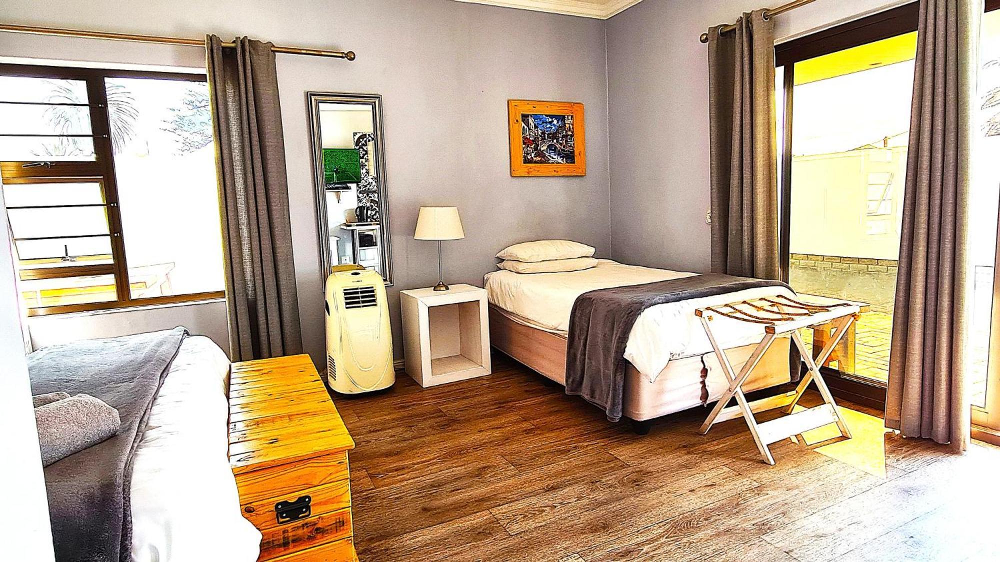 Tiende Laan Bed & Breakfast And Self-Catering Уолфиш-Бей Экстерьер фото