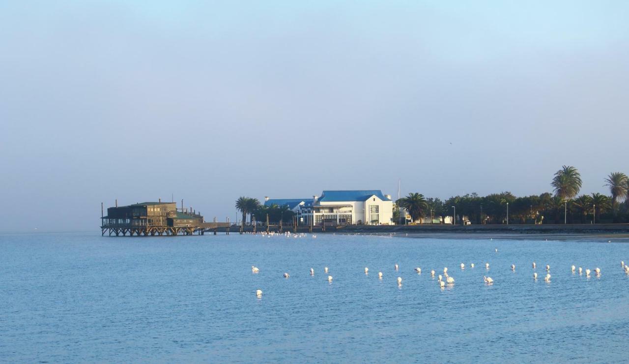 Tiende Laan Bed & Breakfast And Self-Catering Уолфиш-Бей Экстерьер фото