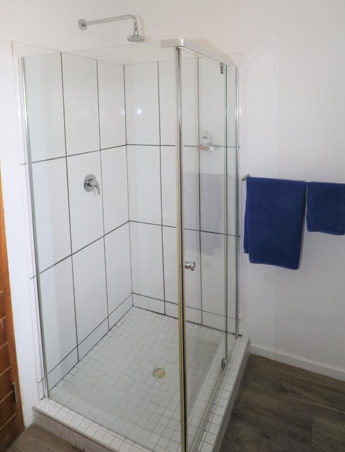 Tiende Laan Bed & Breakfast And Self-Catering Уолфиш-Бей Экстерьер фото