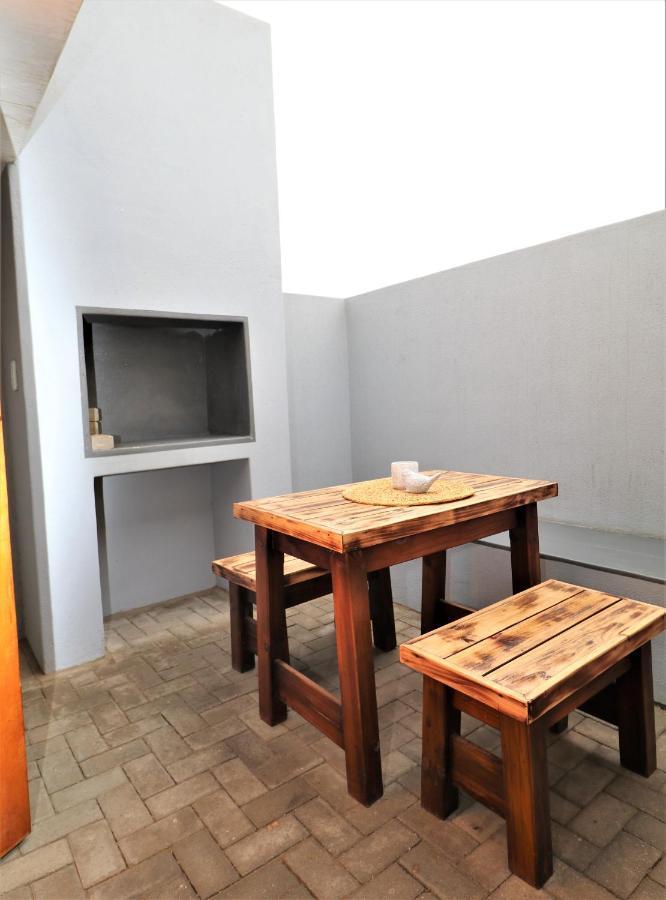 Tiende Laan Bed & Breakfast And Self-Catering Уолфиш-Бей Экстерьер фото