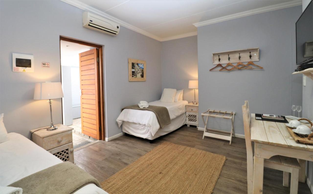 Tiende Laan Bed & Breakfast And Self-Catering Уолфиш-Бей Экстерьер фото